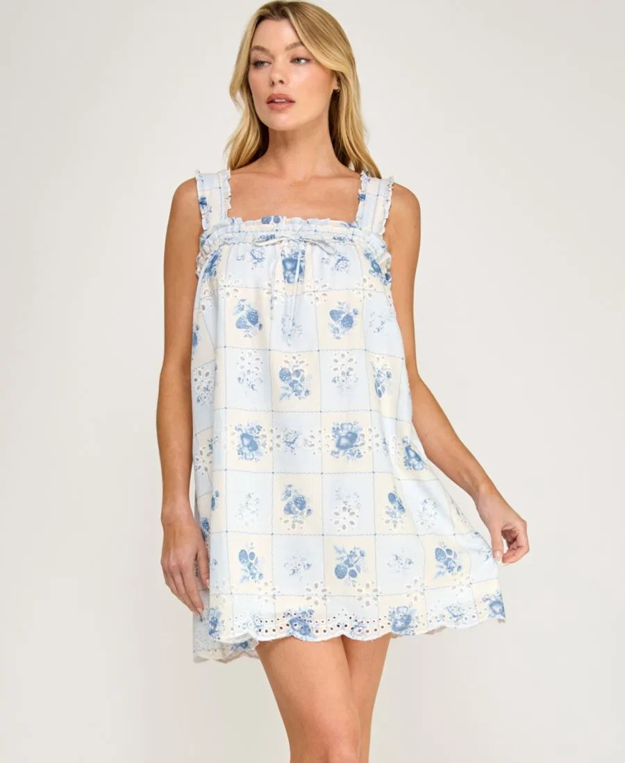 Платье без рукавов с квадратным вырезом и принтом, модель Square Neck Sleeveless Printed Short Dress BEAUTY & GRACE, Blue White — фото 2
