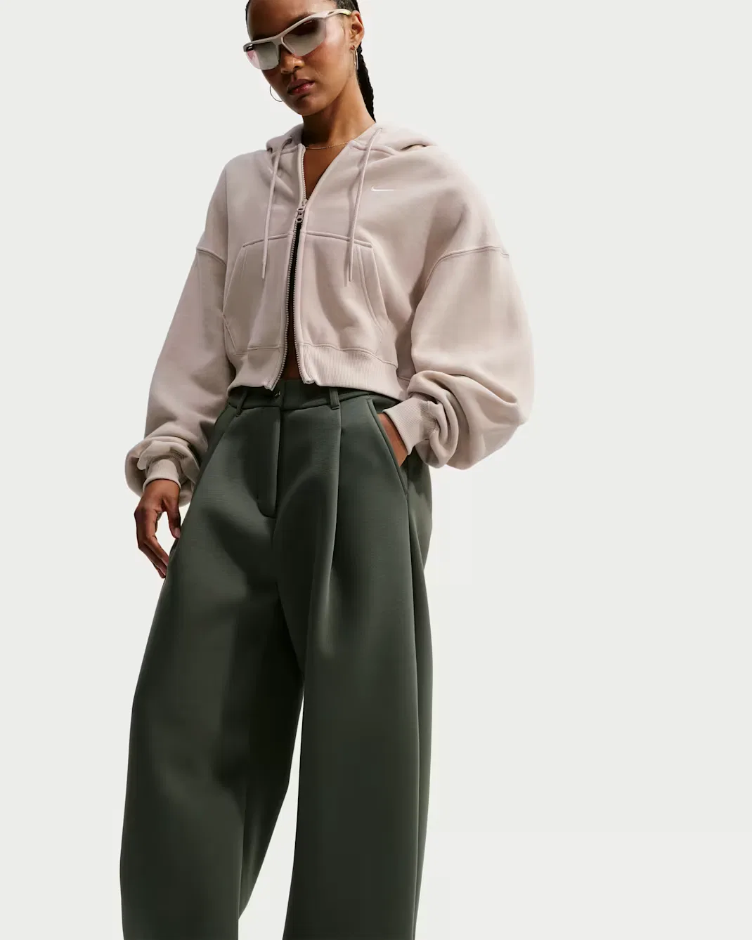 Женская укороченная толстовка оверсайз на молнии Nike Studio Fleece Medium Weight, Cream II/Sail — фото 3