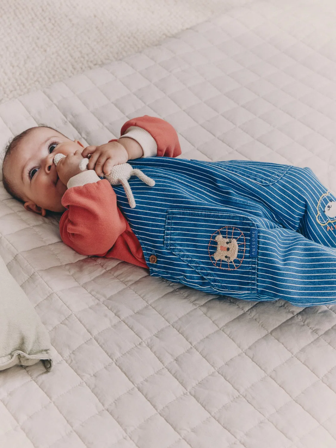 Комбинезон джинсовый с боди, Bright Character Stripe Next, бежевый — фото 2
