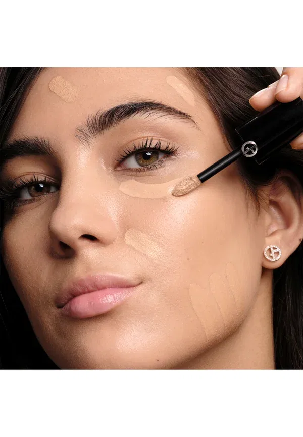 Многофункциональный консилер Luminous Silk для сияния кожи 12 мл Armani Beauty, цвет 7.5 — фото 3