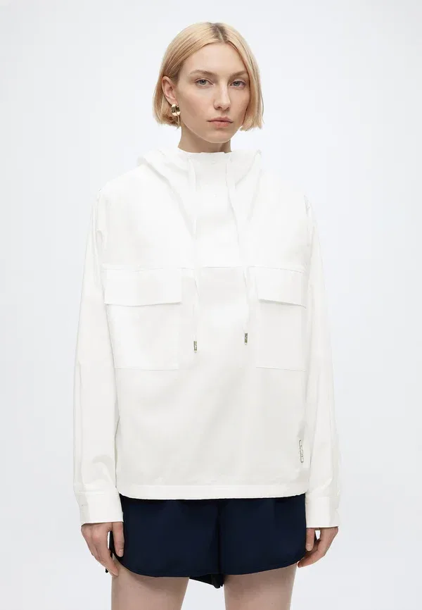 Куртка Lacoste летняя, однотонная, с капюшоном