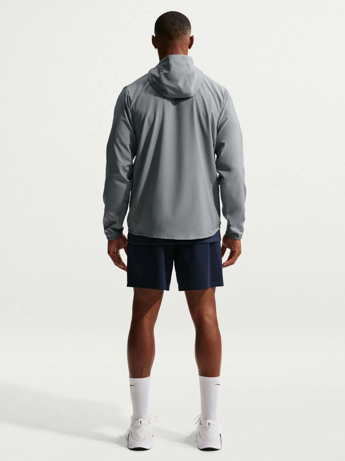 Серая куртка с капюшоном Nike Dri-FIT Form — фото 2