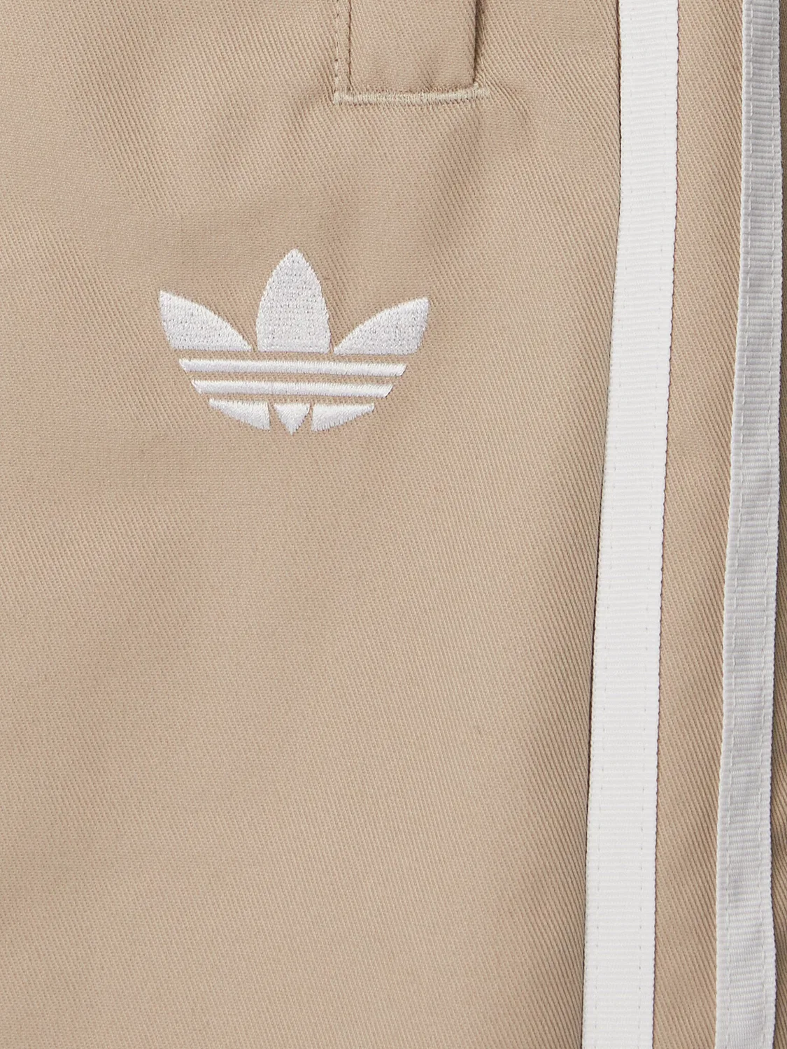 Мужские спортивные шорты свободного кроя Adicolor Twill Adidas, бежевый — фото 4