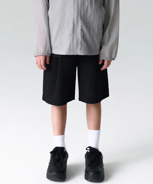 Шорты удлиненные с защипами на поясе, Cringkle One Tuck Wide Banding Musinsa Standard Kids, черный