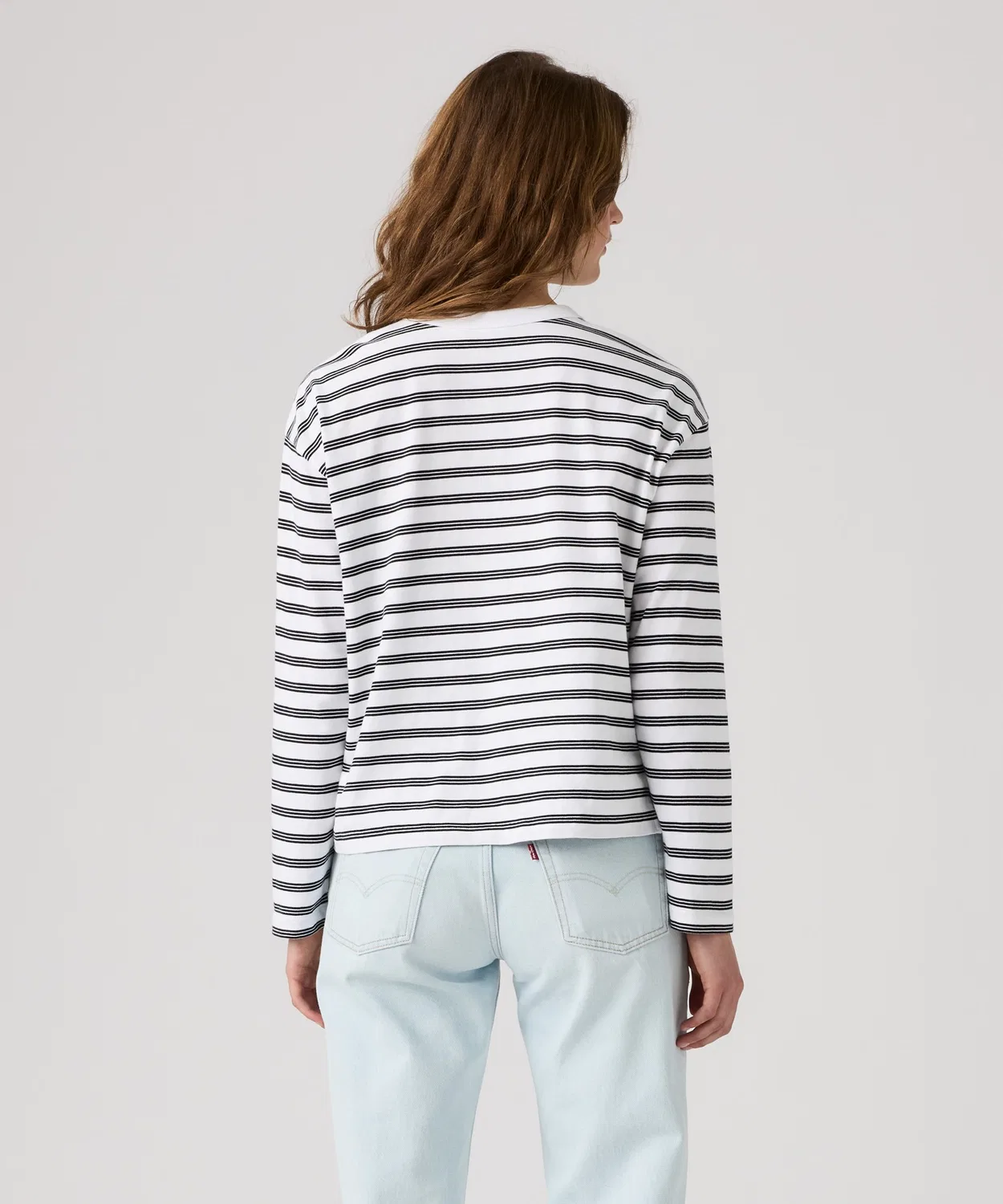 Женская футболка с длинным рукавоми принтом Levi's, Белая — фото 3