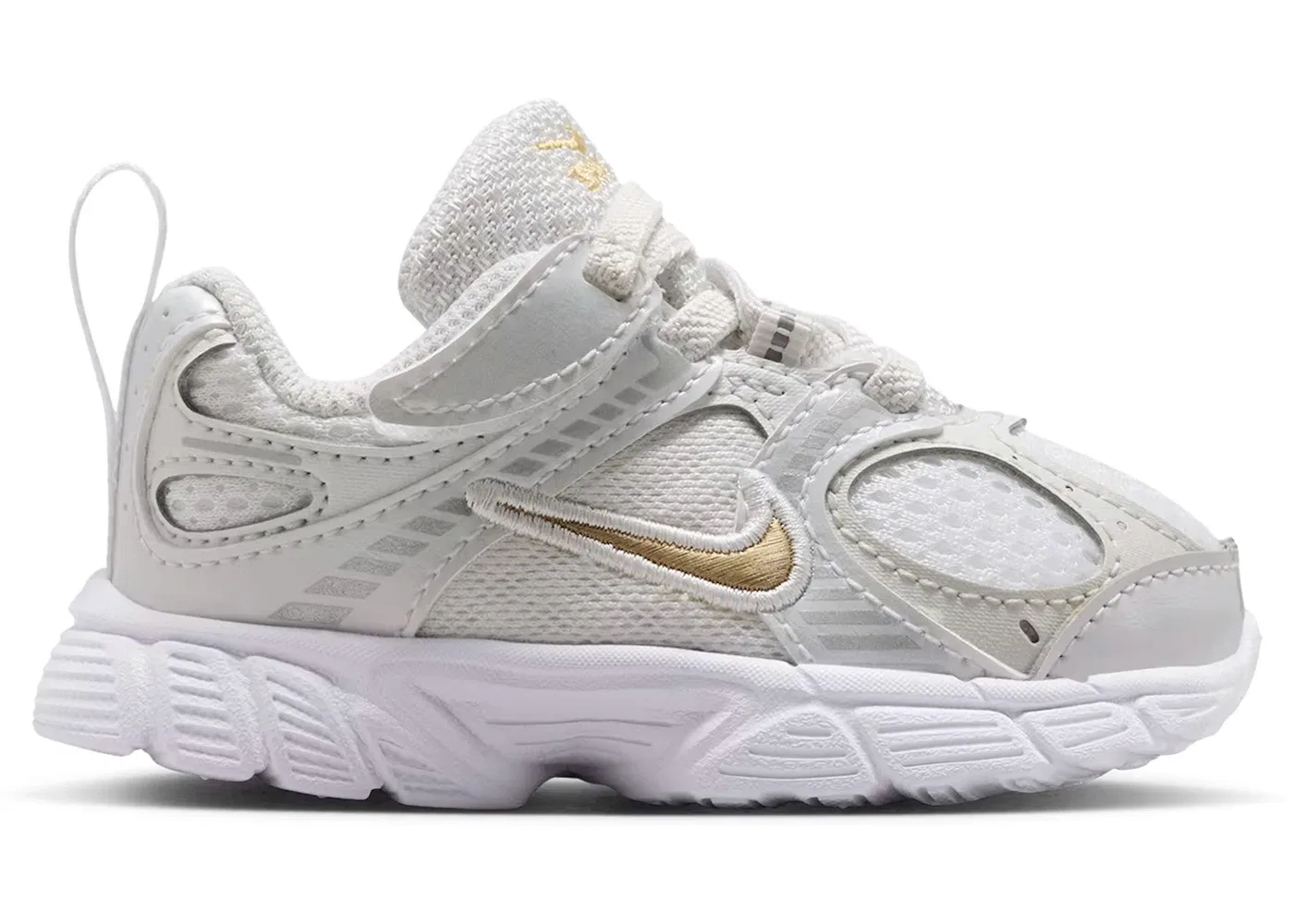 Детские кроссовки Lifestyle Nike V5 RNR, White/Metallic Silver/Photon Dust/Metallic Gold