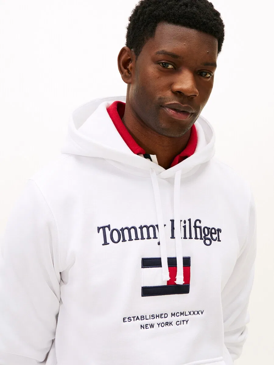Толстовка TOMMY HILFIGER белого цвета — фото 2