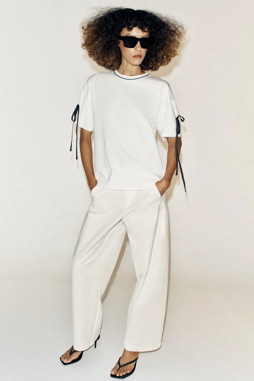 Футболка с контрастной окантовкой и завязками. ZARA, White