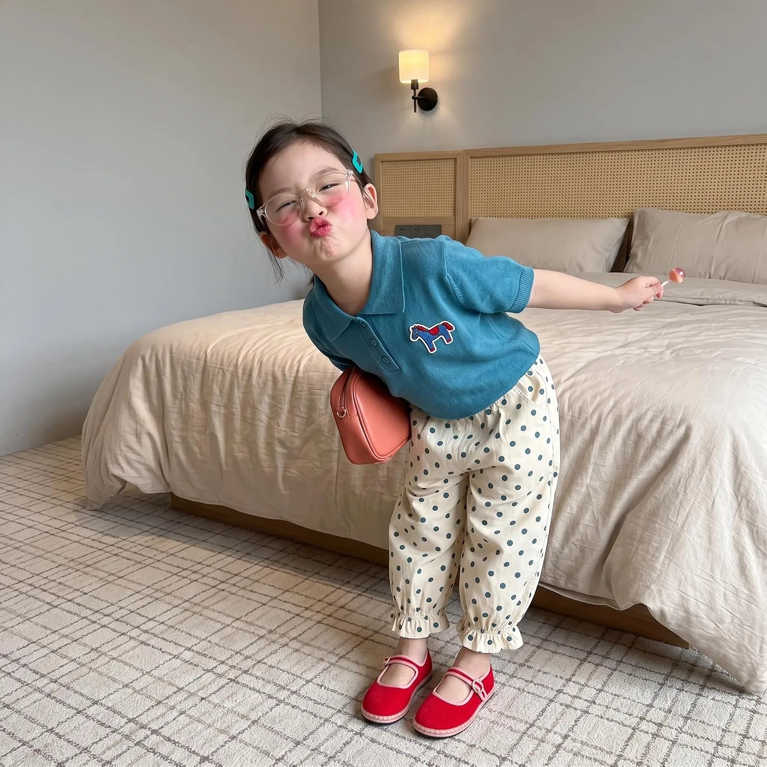 Детские туфли Мэри Джейн для девочек с регулируемой пряжкой CUSHIONAIRE, Red/Pink — фото 2