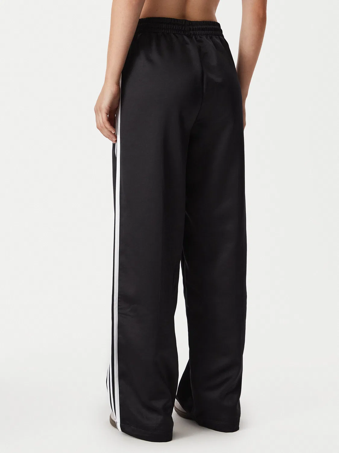 Женские спортивные брюки свободного кроя Satin Sst Adidas, черный — фото 3
