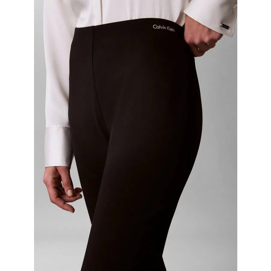 Женские леггинсы Calvin Klein Ponte Tailored Flare, Черный — фото 2
