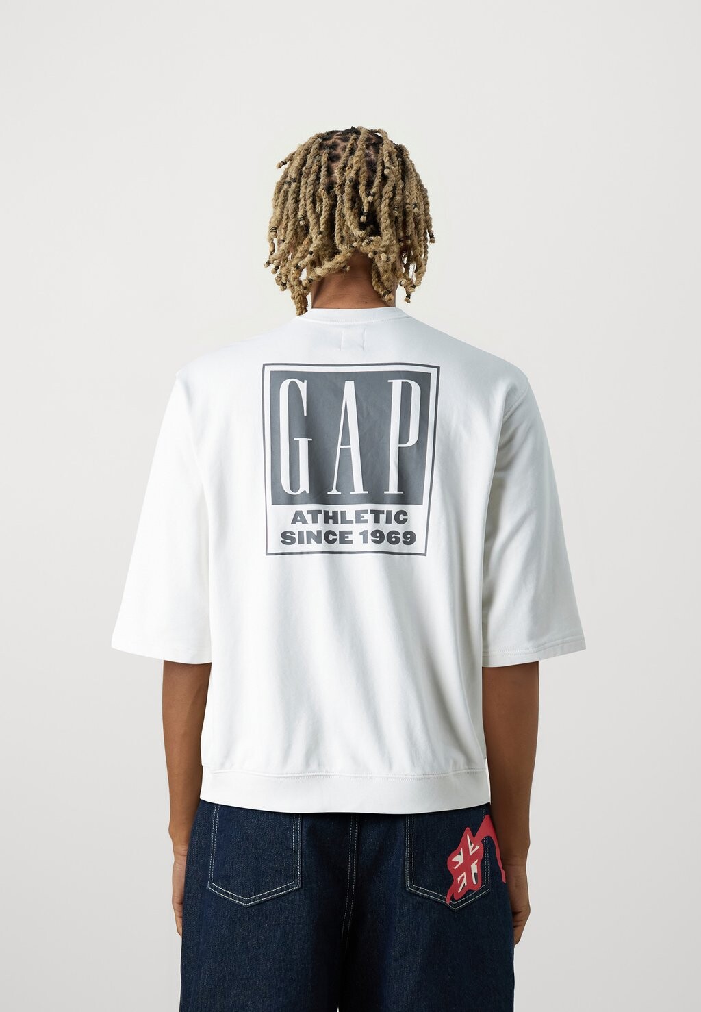 

Футболка с принтом LOGO BACK CREW GAP, серый