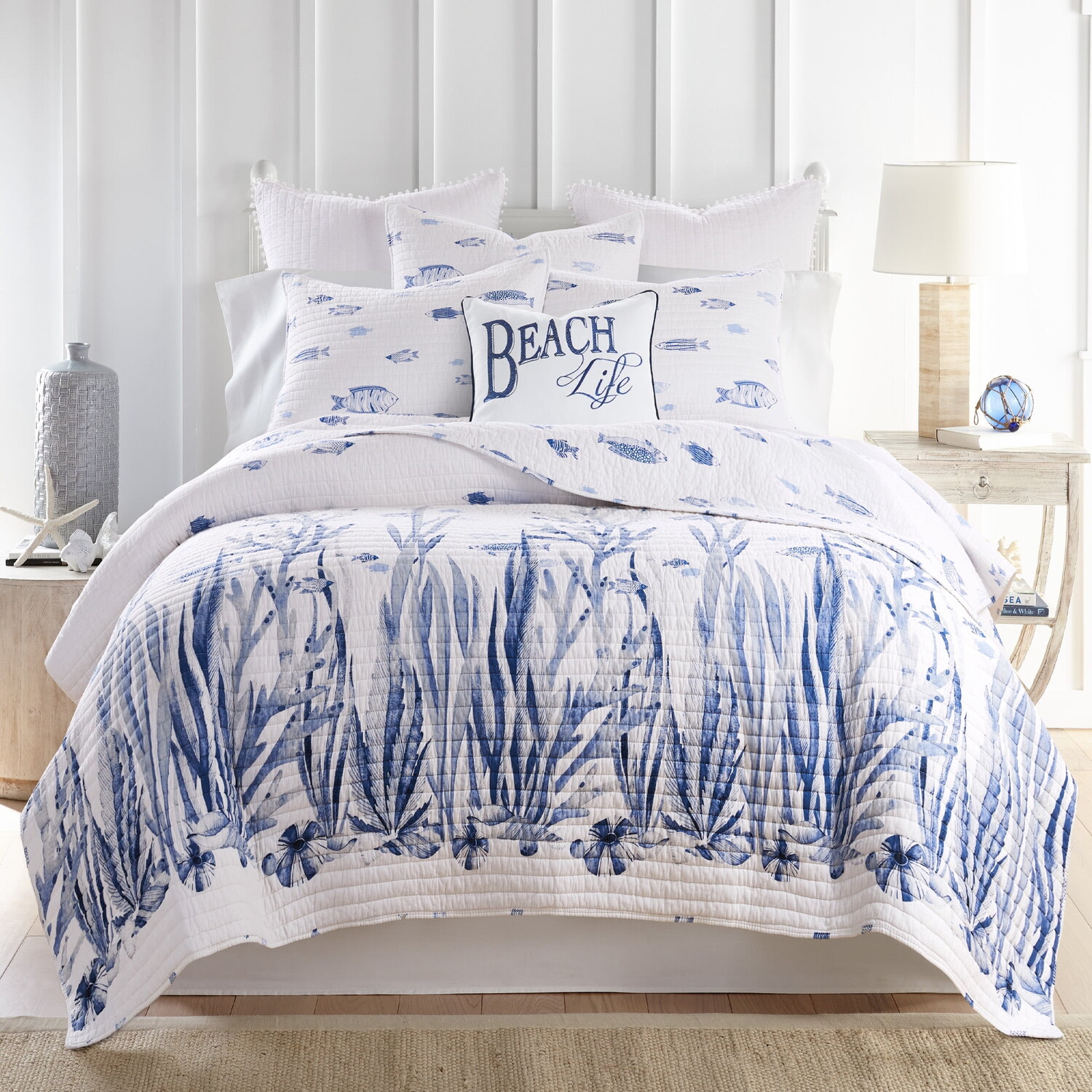 

Комплект одеяла и наволочек Levtex Home Indigo Tide, темно-синий / белый