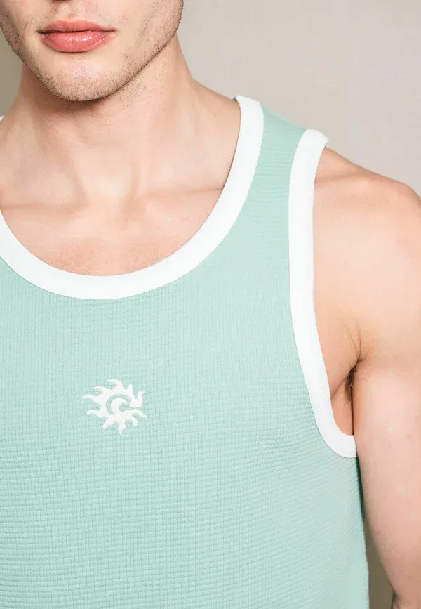 Топ с принтом Graphic Edit Vest Next, green, зеленый — фото 3