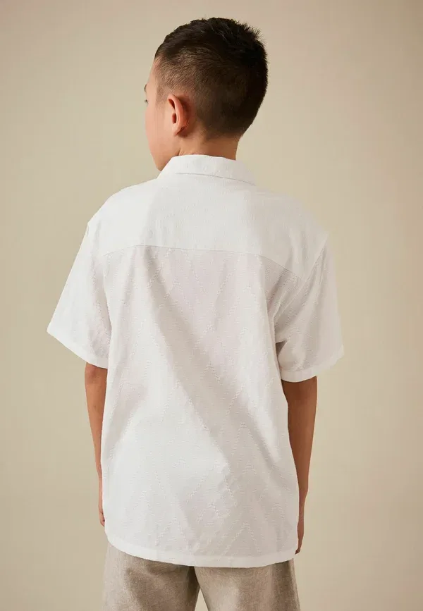 Рубашка из вискозы и хлопка Regular fit short sleeve revere collar textured shirt Next, White Textured, белый — фото 2