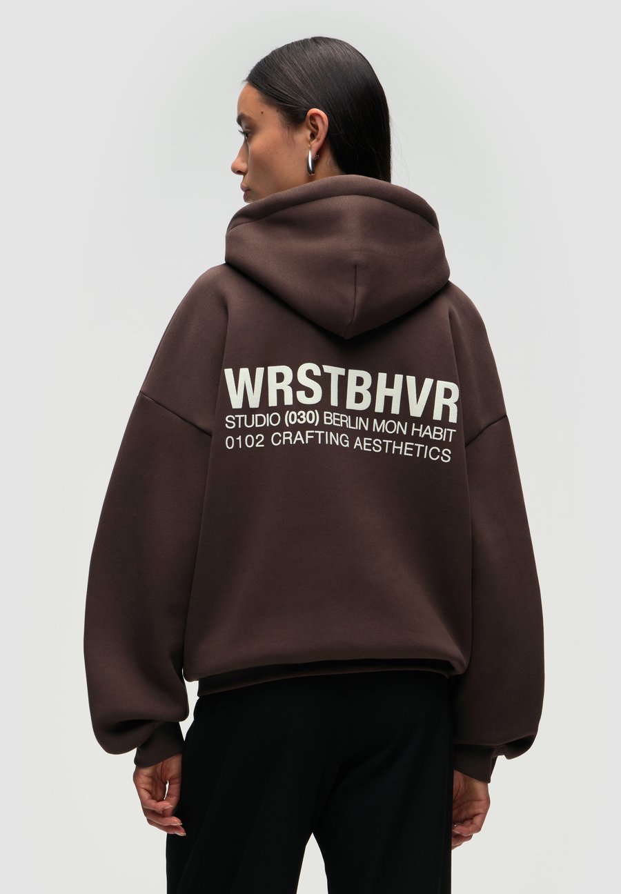 

Худи WRSTBHVR STUDIO V12, Chocolate Brown/Brown