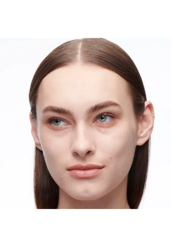 Консилер увлажняющий Studio Radiance 24hr Luminous Lift Concealer Mac, n18, 11 мл, цвет n18 — фото 2