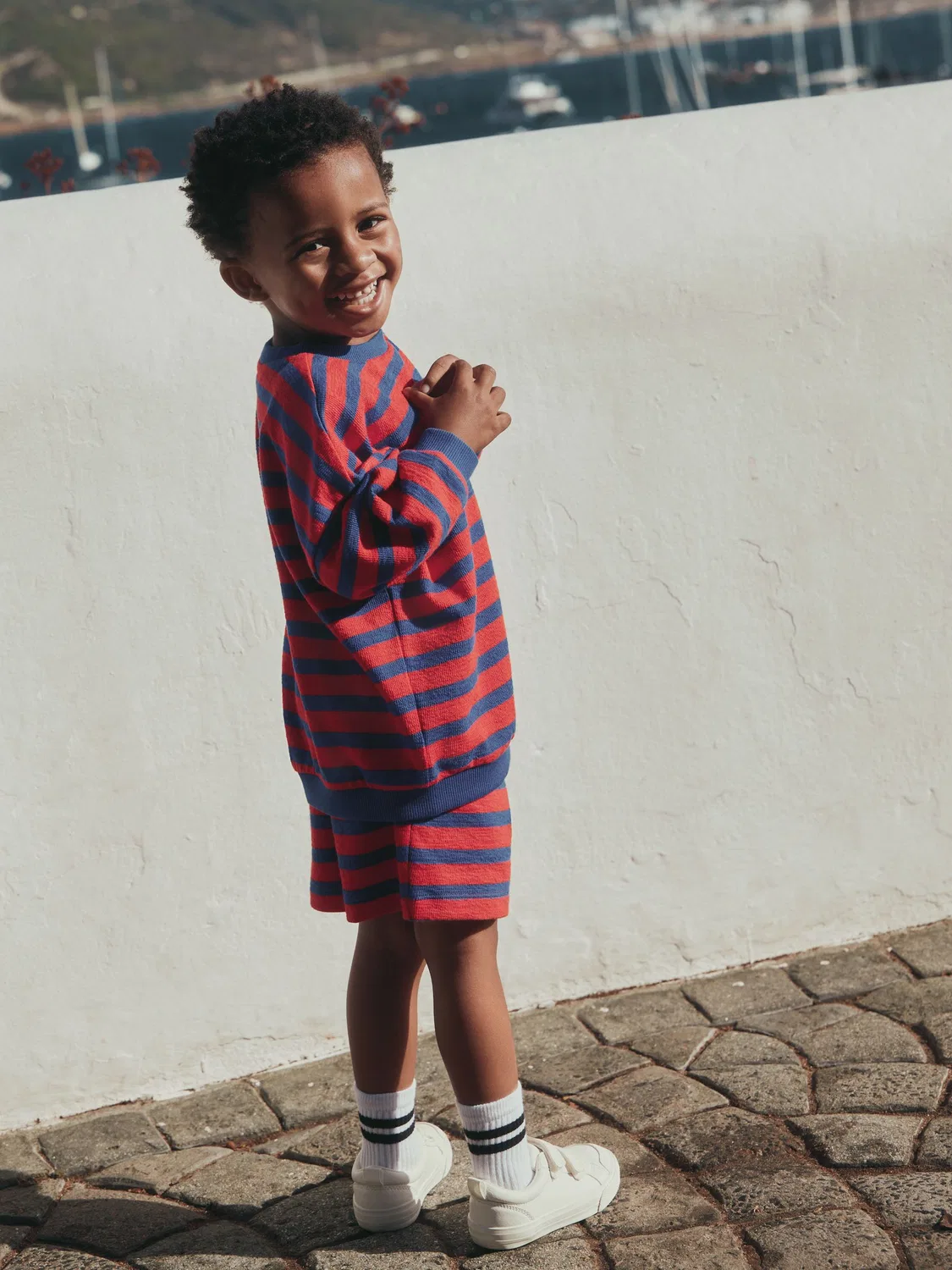 Спортивный костюм, текстурированный, Red/Blue Textured Sweat Top and Shorts Set Next, красный/синий — фото 3