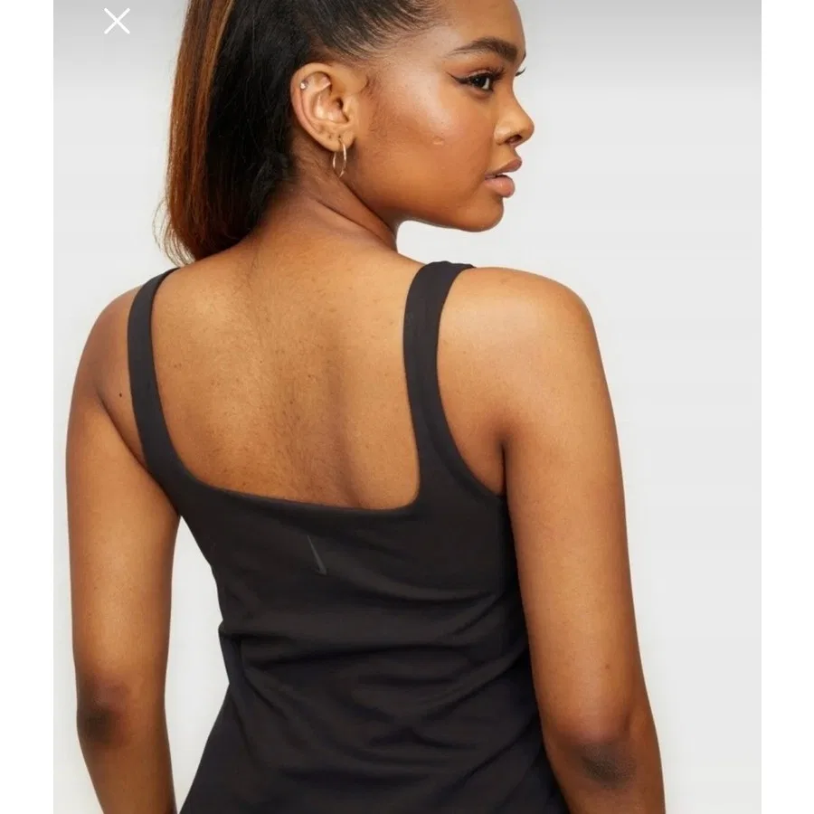 Женский топ-майка Nike Yoga Luxe Shelf-Bra Dri-Fit Black, Черный — фото 2