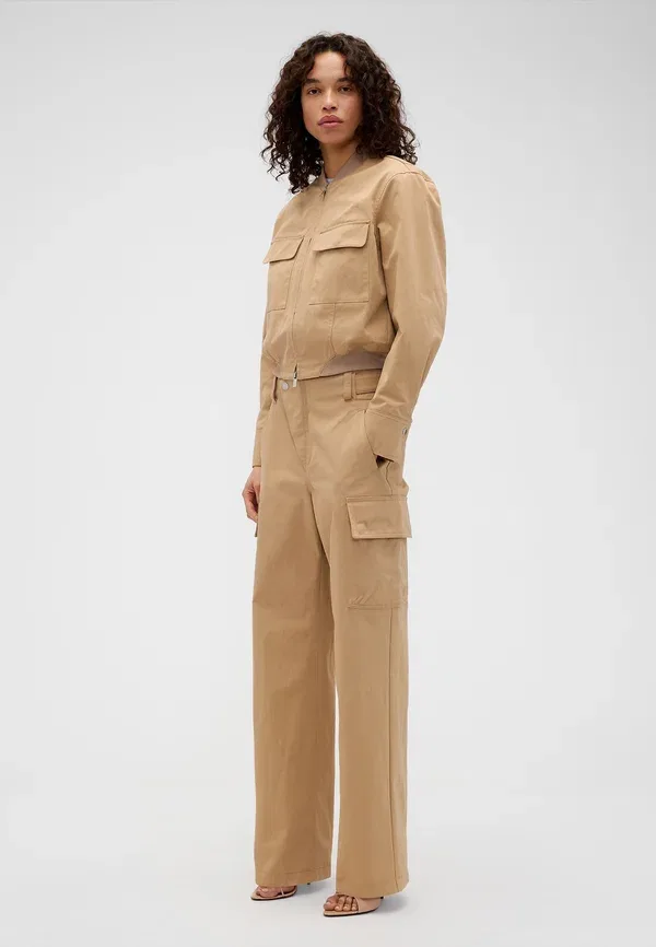 Брюки-карго с высокой посадкой от Victoria Beckham - брюки-карго Gap — фото 2