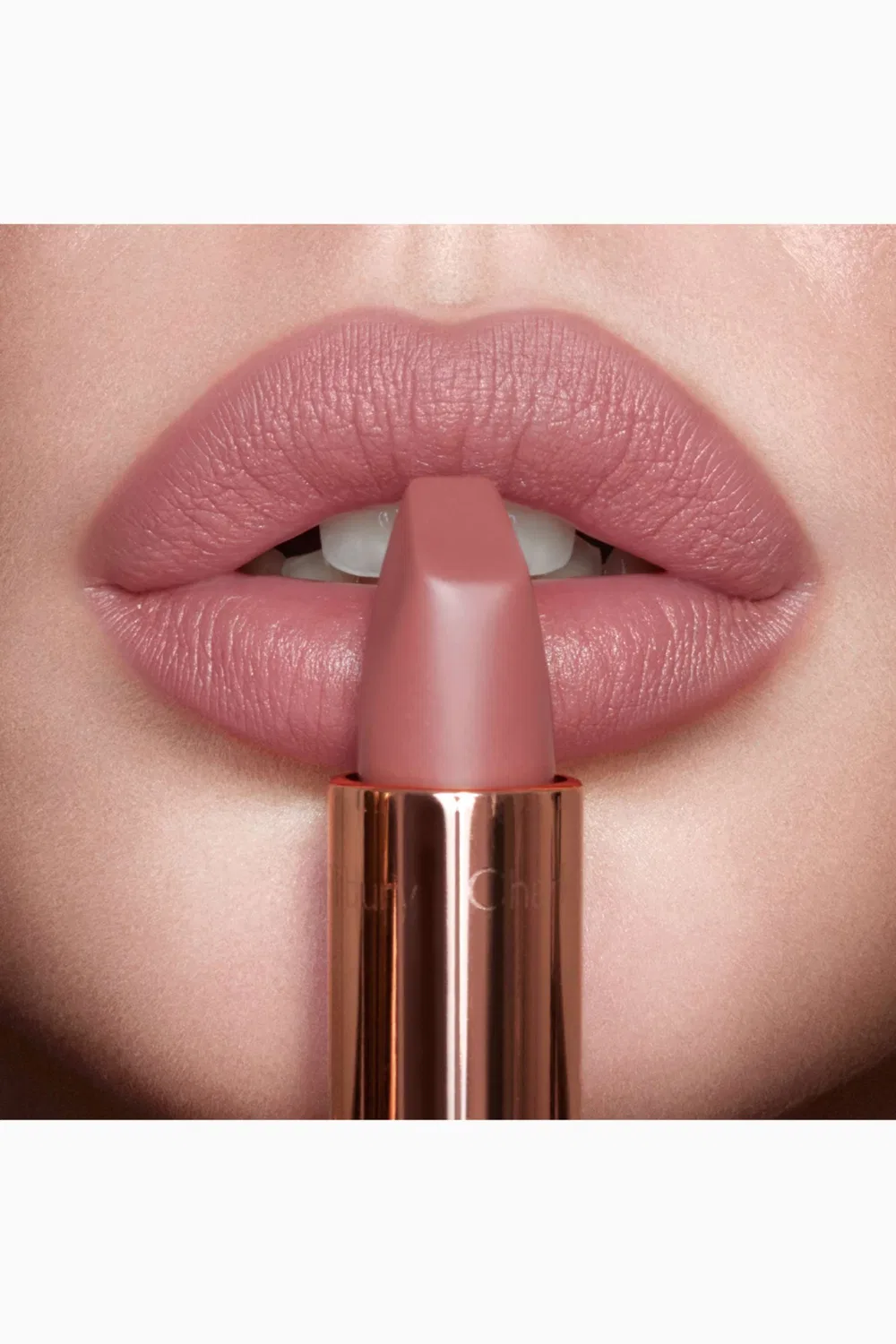 Помада матовая Matte Revolution Charlotte Tilbury, Pillow Talk — фото 2