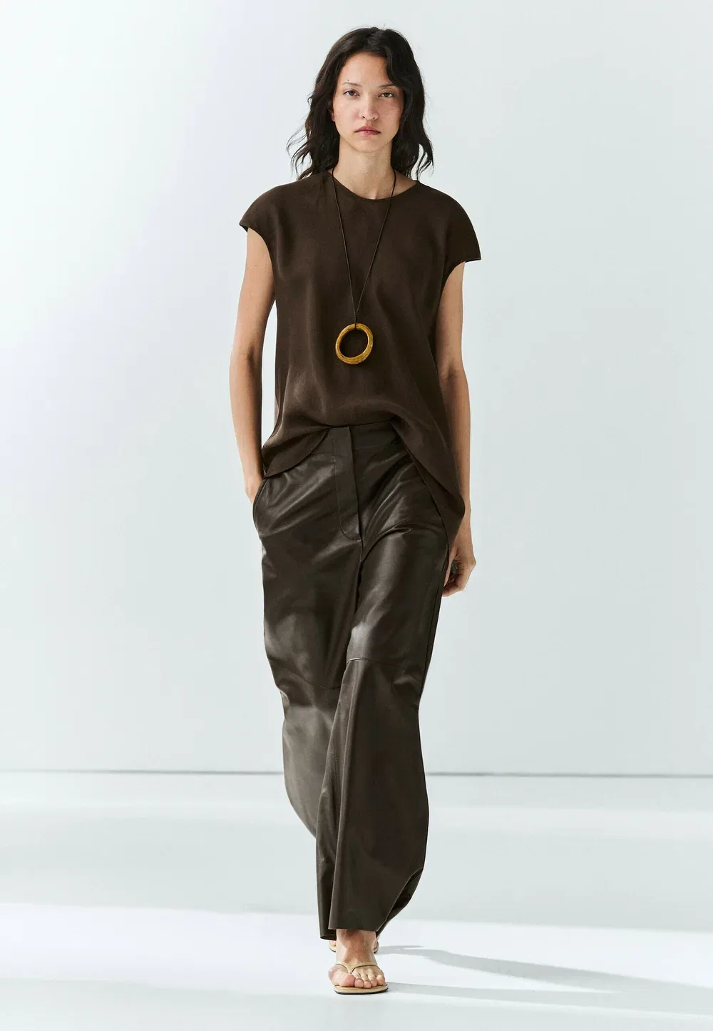 Асимметричный топ-блузка из 100% льна Massimo Dutti, Dark Brown — фото 2