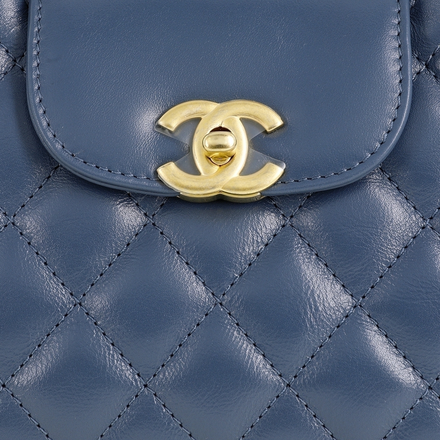 CHANEL Мини-сумка через плечо из телячьей кожи женская серо-голубая — фото 4