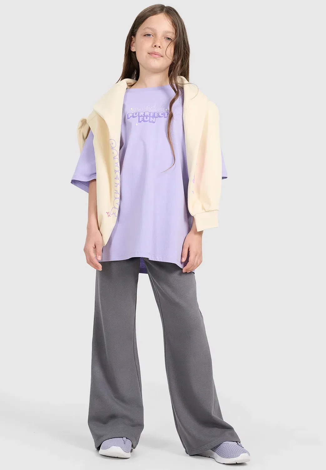 Футболка oversize z nadrukiem dziewczęcy - szary 122 (6-7 лат) - футболка с принтом 4F, Light Violet