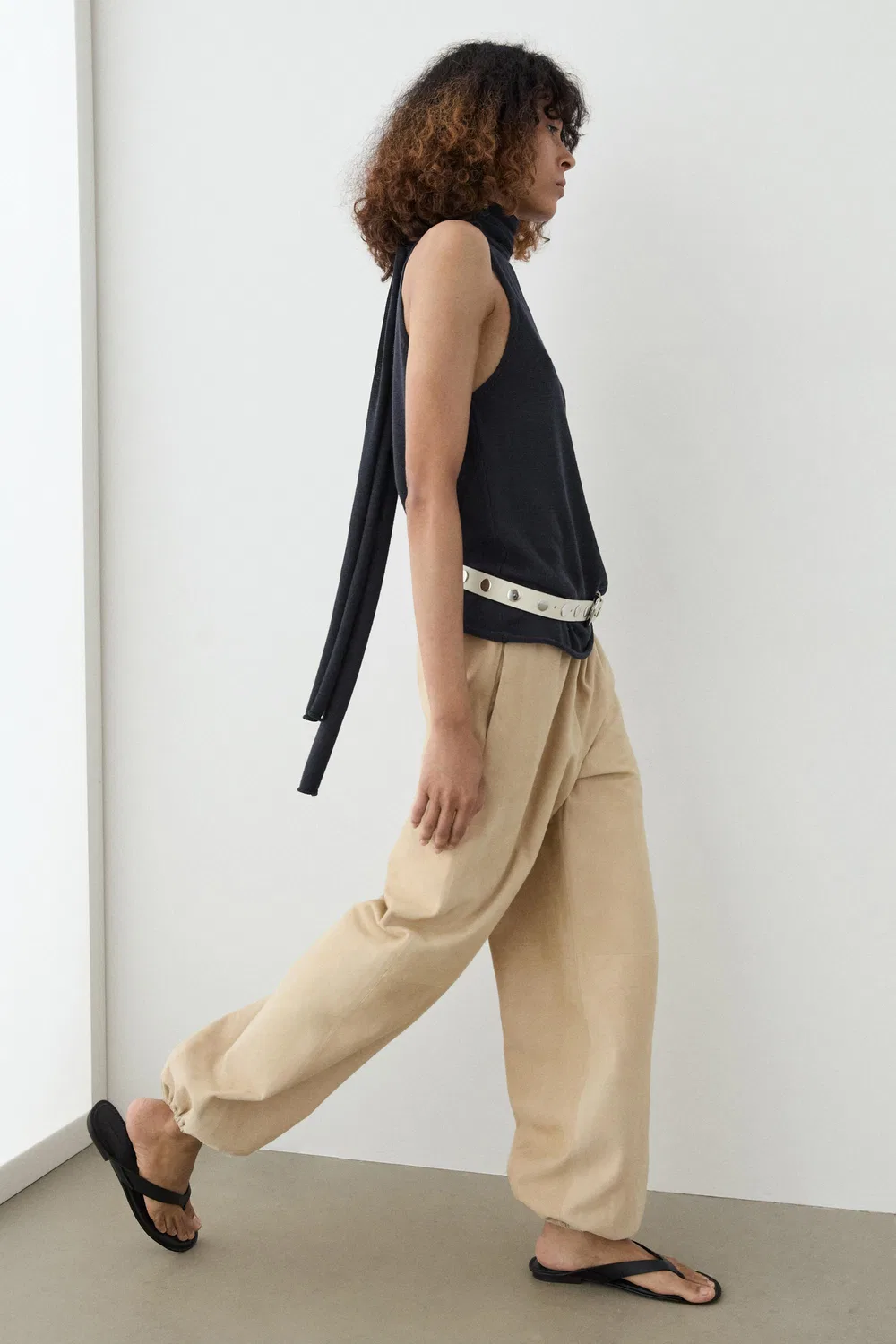 Топ Massimo Dutti, свободный, с завязками и бретелями через шею, темно-синий — фото 4