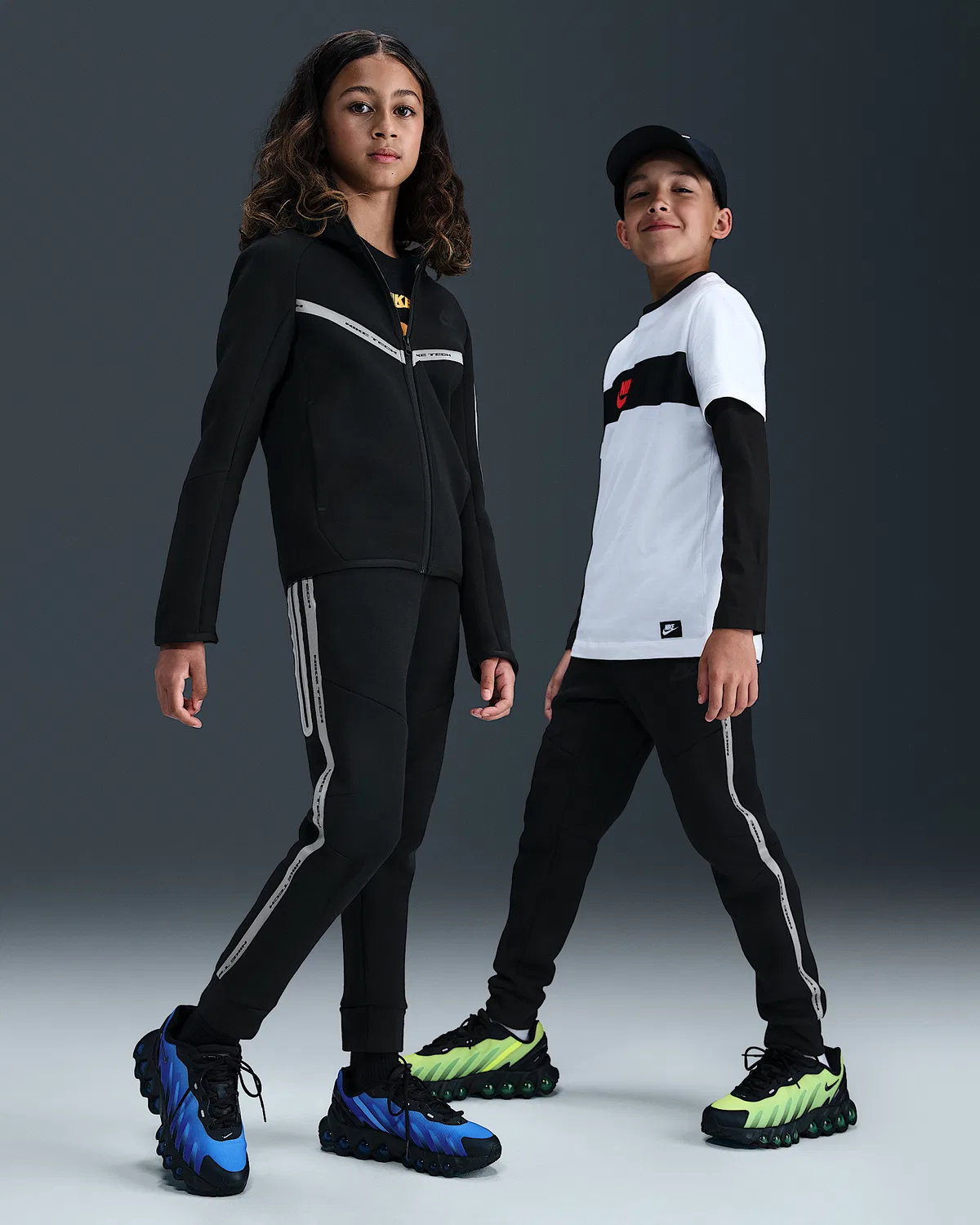 Джоггеры для старших детей Nike Sportswear Tech Fleece со светоотражающими элементами, Black/Black/Black