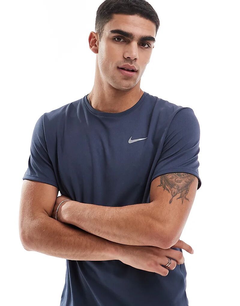 

Футболка Miler Dri-FIT темно-синего цвета Nike Running