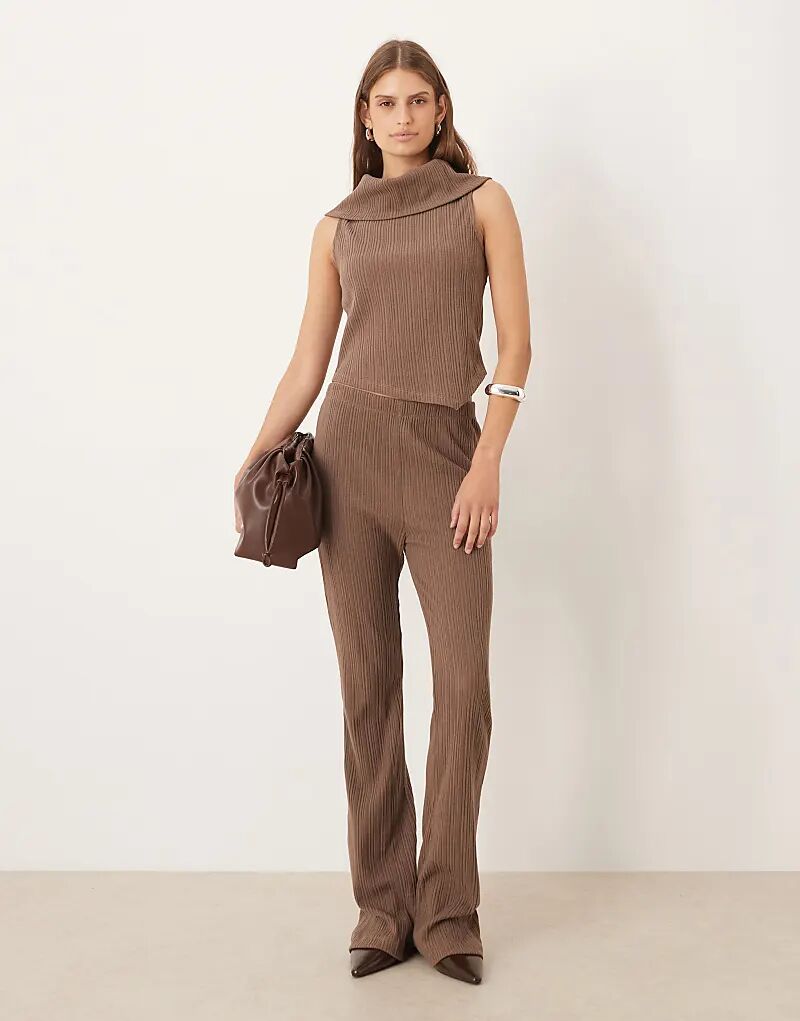 

Брюки ASOS DESIGN с начесом и смешанной отделкой в ​​рубчик шоколадного цвета