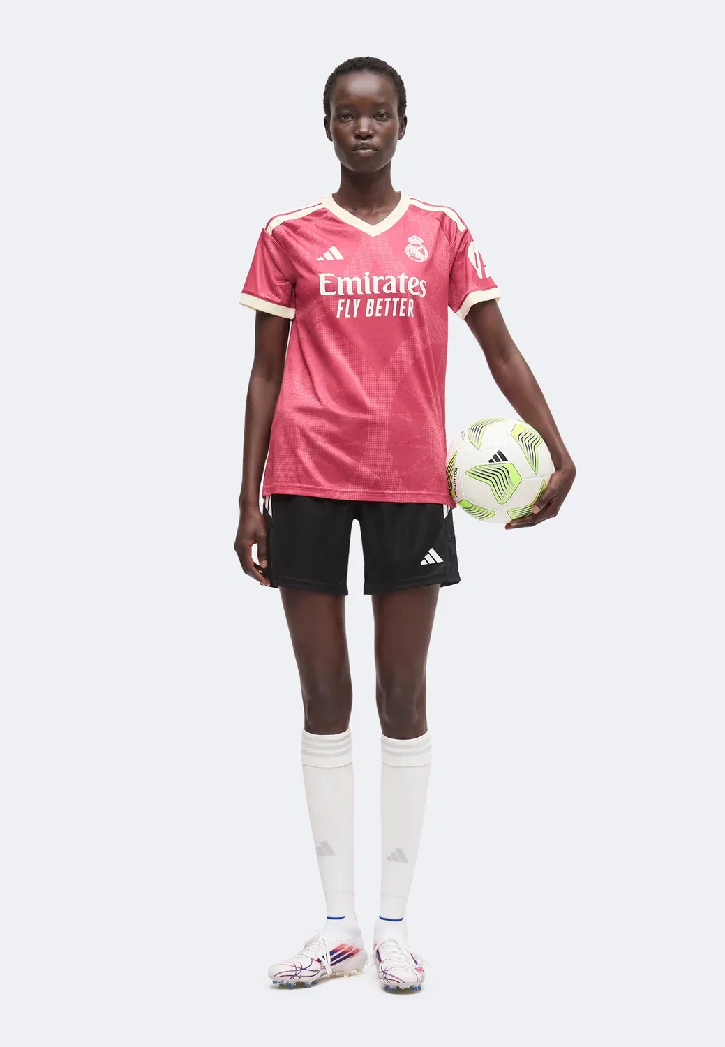 Третья форма «Реал Мадрид» сезона 26/27 - клубная форма Adidas Performance, Wild Pink — фото 2