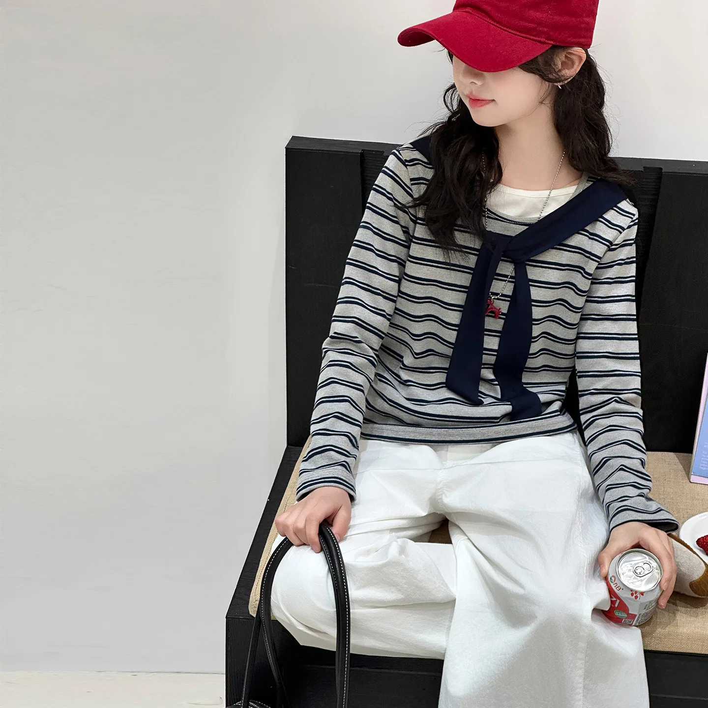 Детская футболка с принтом Single Stripe T-Shirt MADALLO, Navy Collar Moderate — фото 3