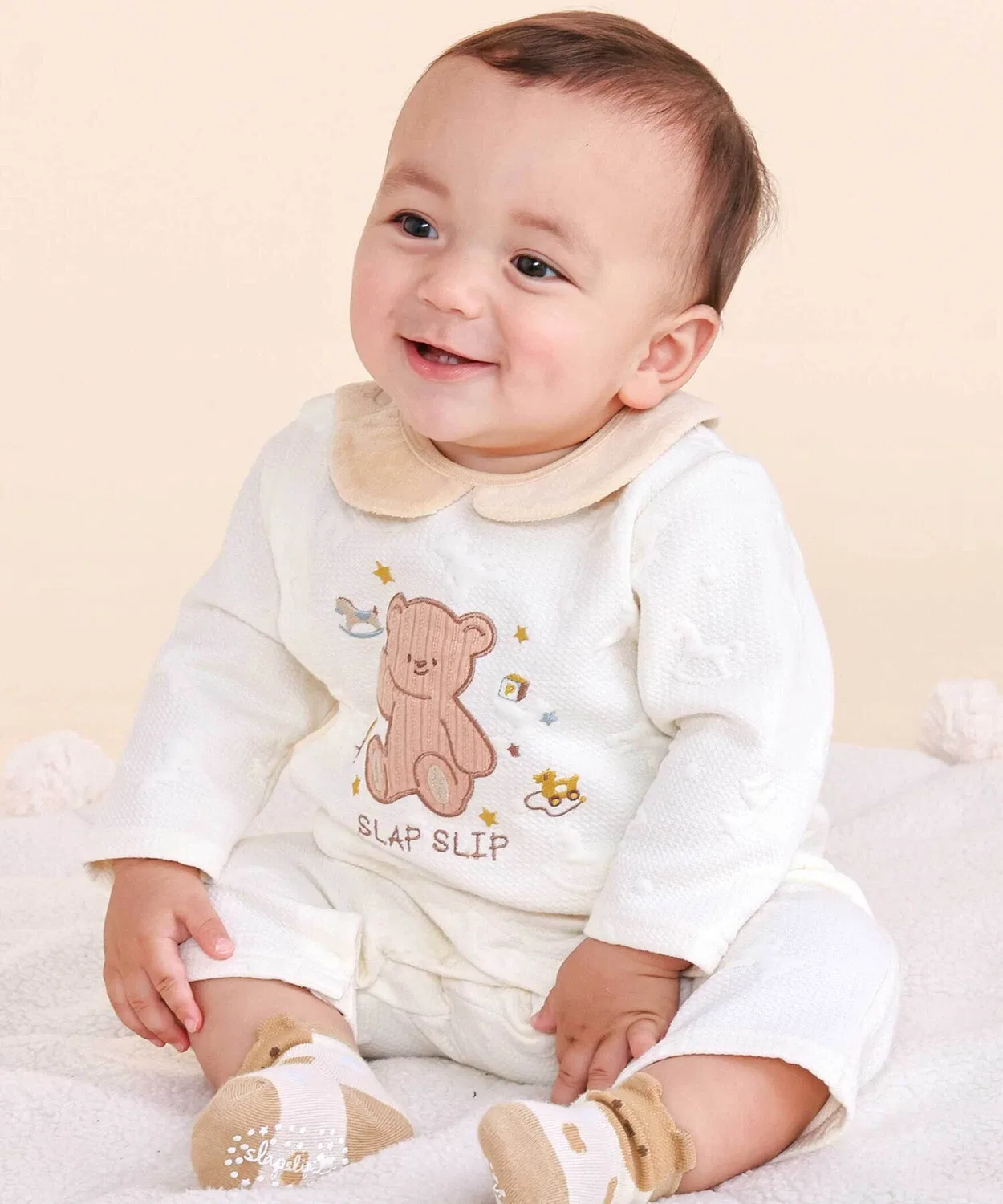 Детский комбинезон-боди с длинным рукавом модель Animal Dinosaur Motif SLAP SLIP BABY, Off White