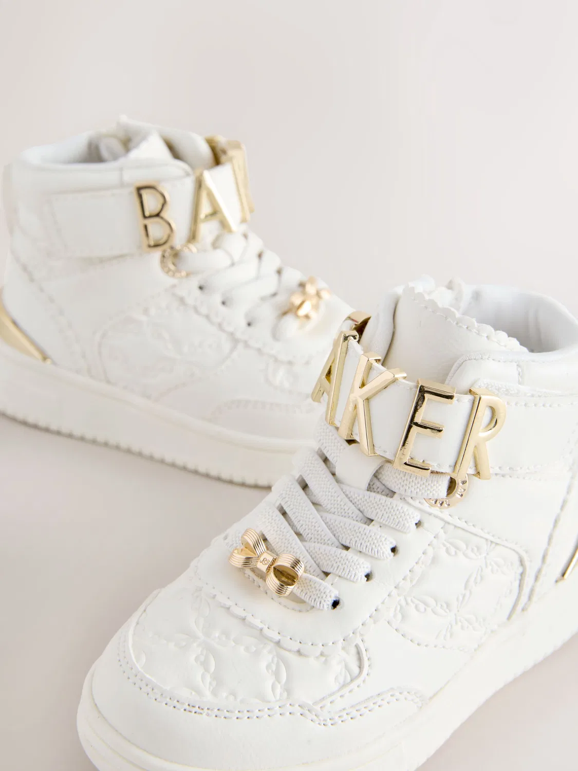 Кроссовки высокие Charm Baker by Ted Baker, белые — фото 3