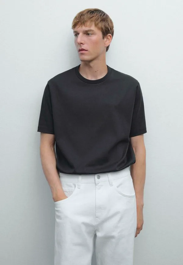 Свободная футболка с коротким рукавом и круглым вырезом, базовая модель. Massimo Dutti, Black Denim