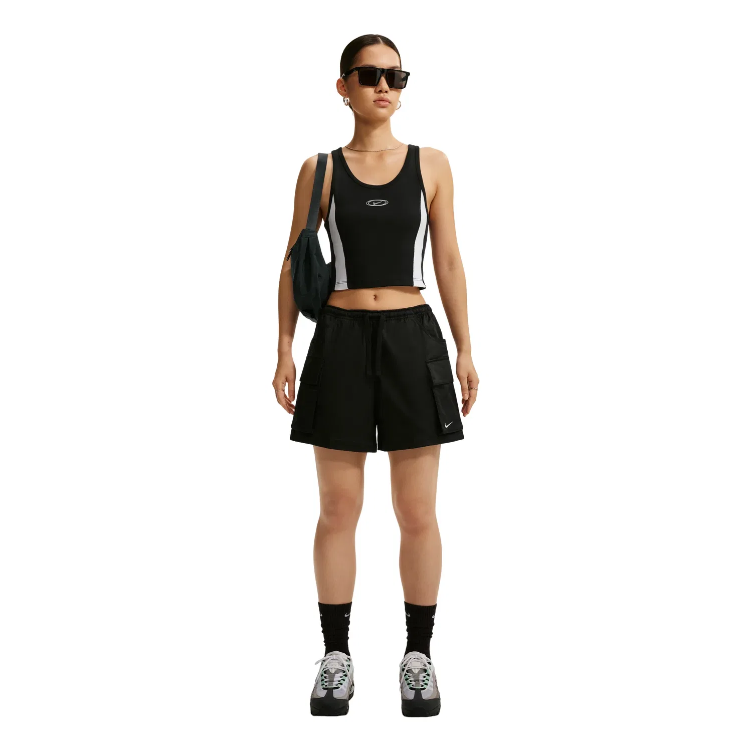 Женские шорты Sportswear Loose Mid-Waist Woven Cargo Shorts Asia Sizing 'Black' Nike, черный — фото 4