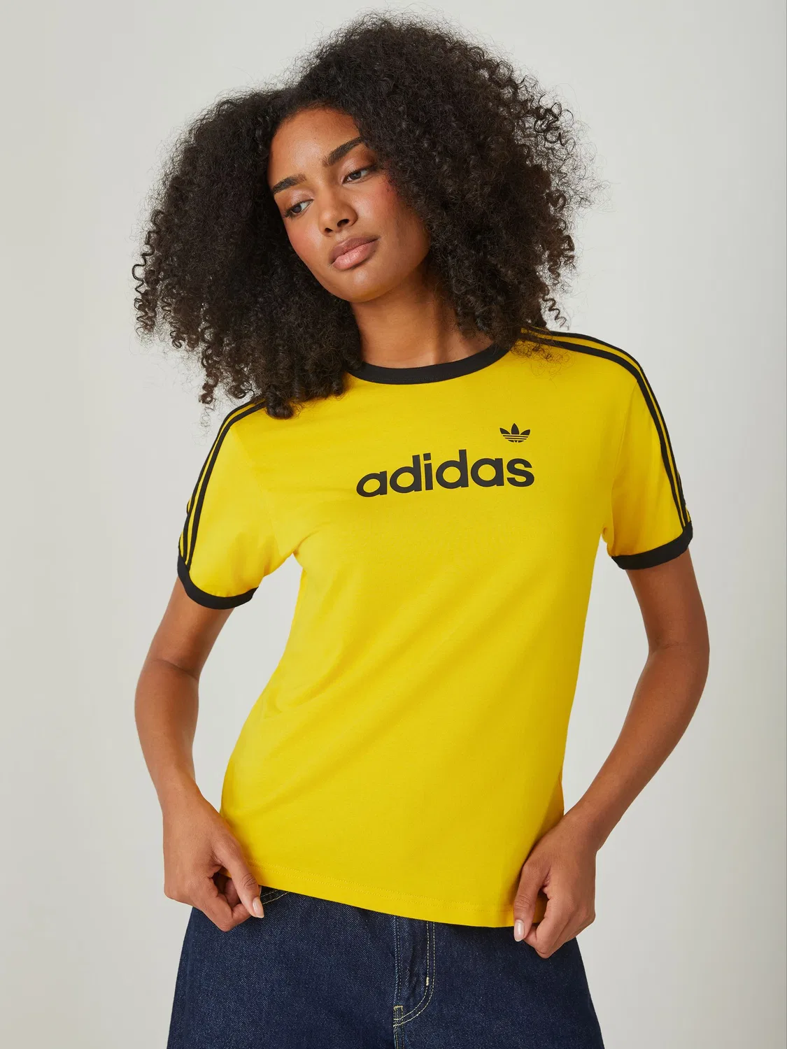 Футболка Linear T-Shirt, adidas Originals, желтый