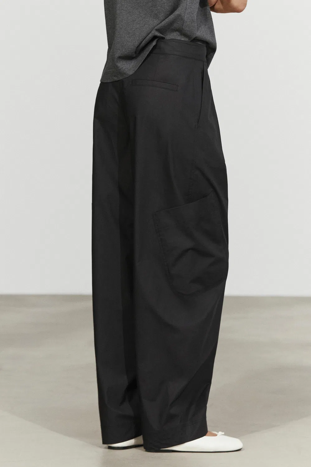 Брюки Massimo Dutti Barrel Fit Cargo, черный — фото 4