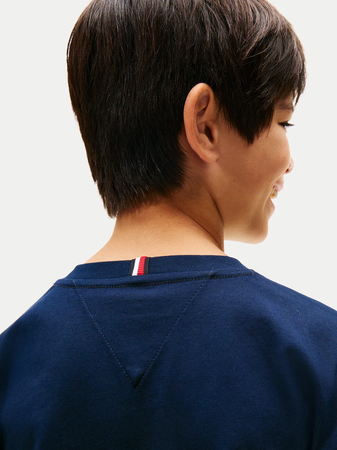 Футболка стандартного кроя для мальчика Essential Flag Tommy Hilfiger, темно-синий — фото 4