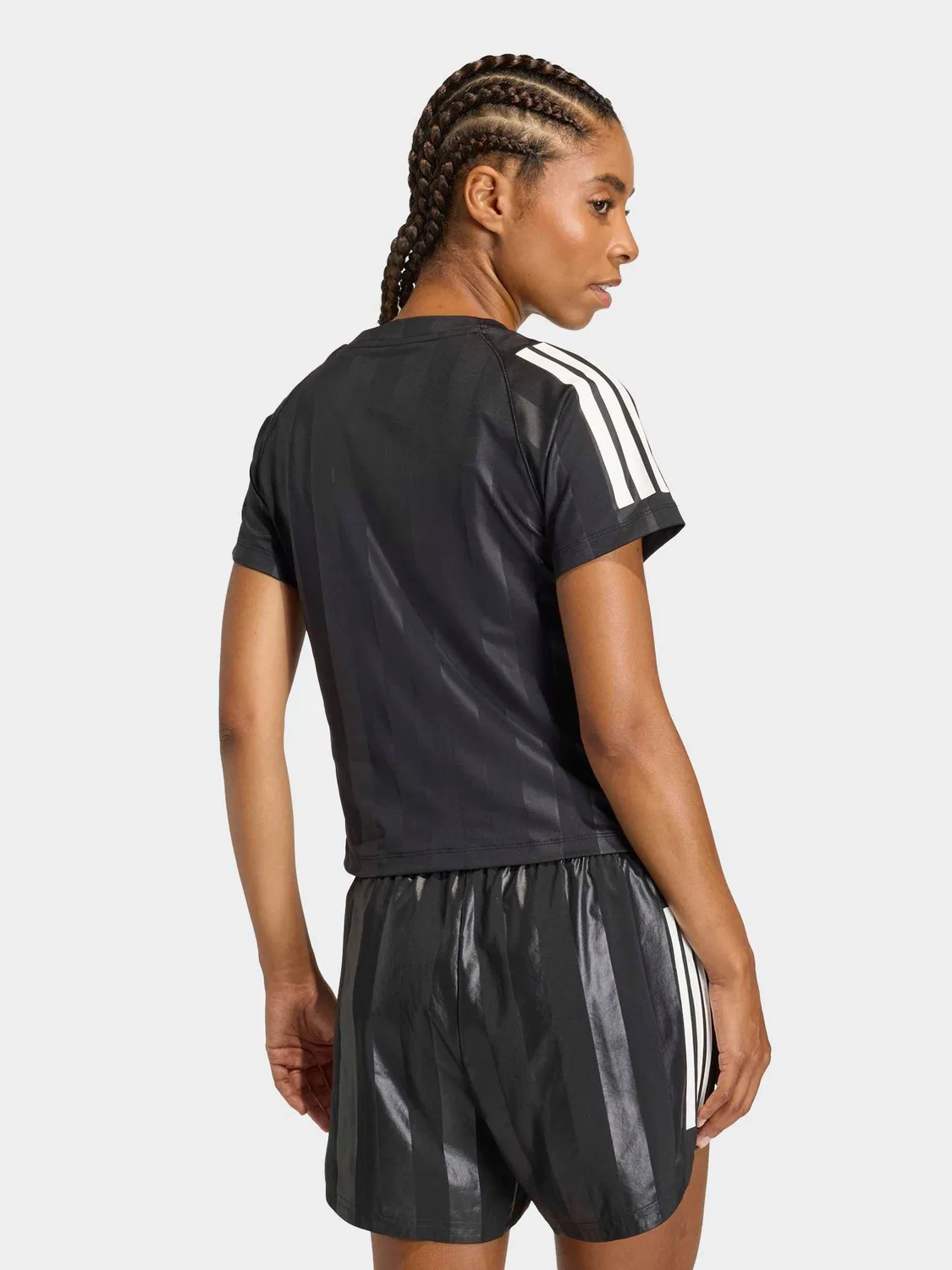 Футболка с тиснением в полоску adidas, черный — фото 2