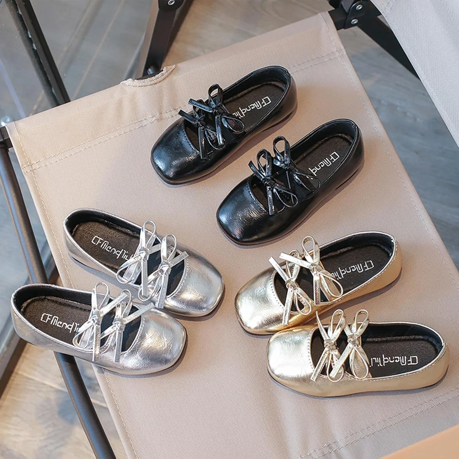 Детские туфли Мэри Джейн для девочек с бантом и цветком Uineky, Gold — фото 2