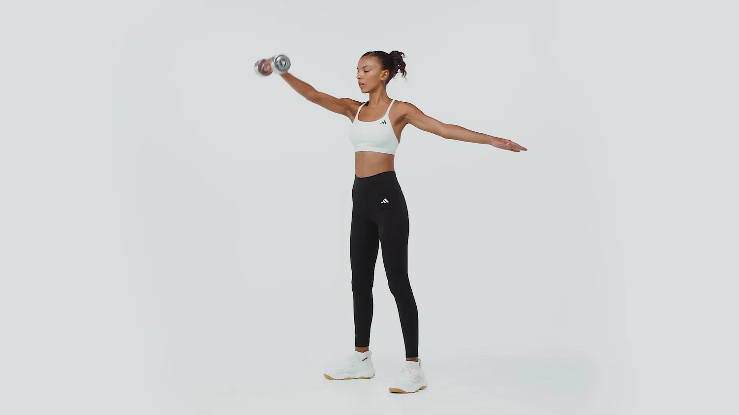 Женский спортивный бюстгальтер с легкой поддержкой Climacool Optime Essentials Workout Light Support Bra, Adidas, Белый — фото 2