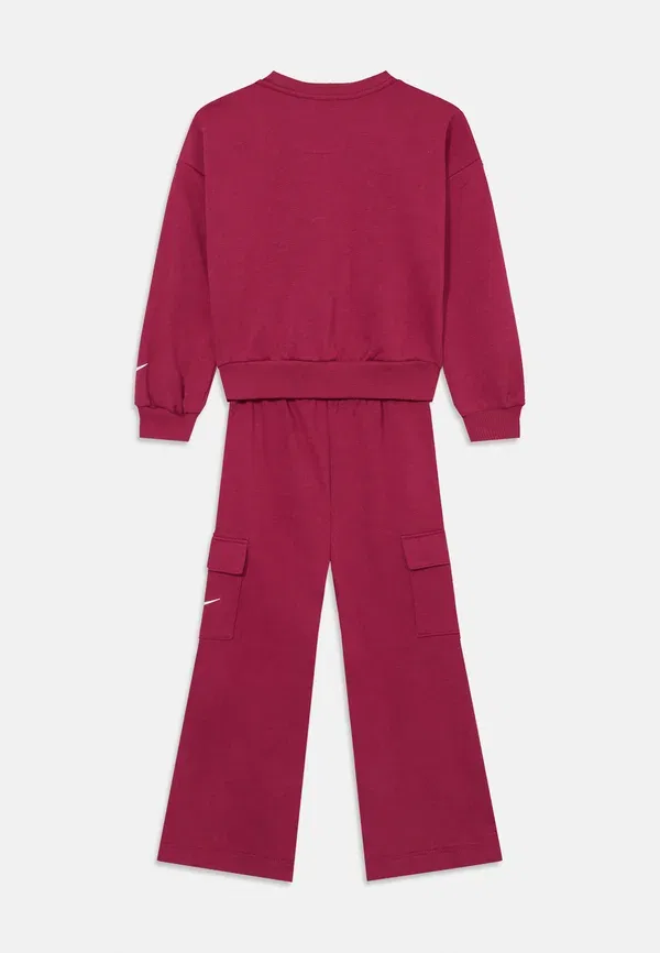 Спортивный костюм из футера Nike Sportswear, Sweet Beet — фото 2