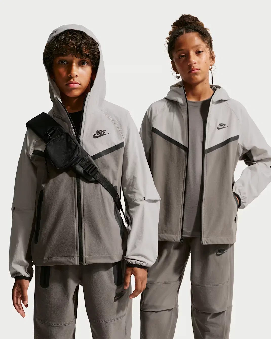 Тканая куртка для детей постарше (мальчиков) Nike Tech, Cave Stone/Moon Particle/Black