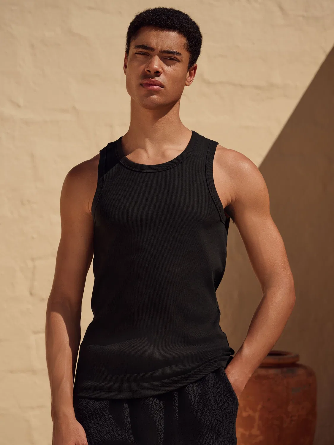 Жилет Slim Fit рифленый Next, черный — фото 2