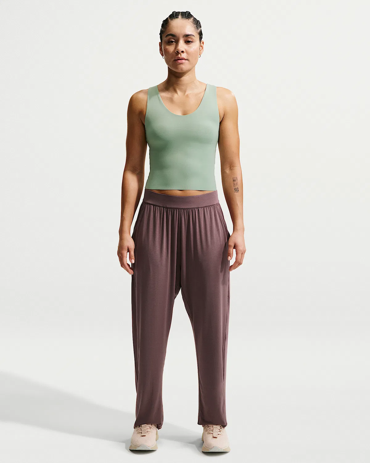 Женский топ-танк Dri-FIT Nike Zenvy, Steam/White — фото 4
