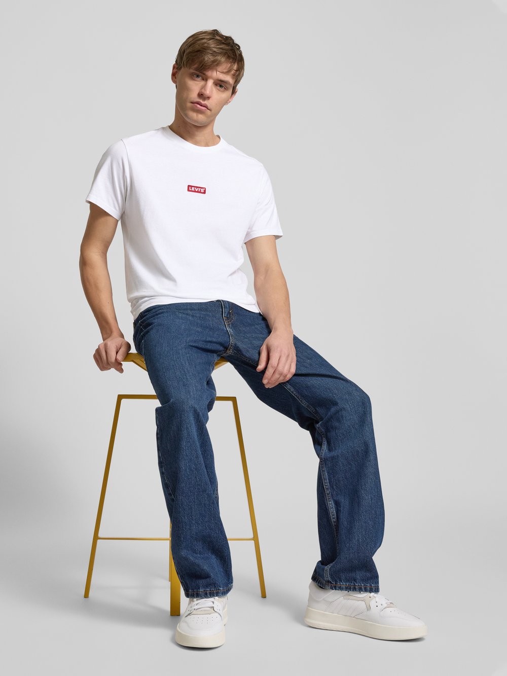 

Футболка свободного кроя с нашивкой-лейблом, модель «BABY TAB» Levi's, белый