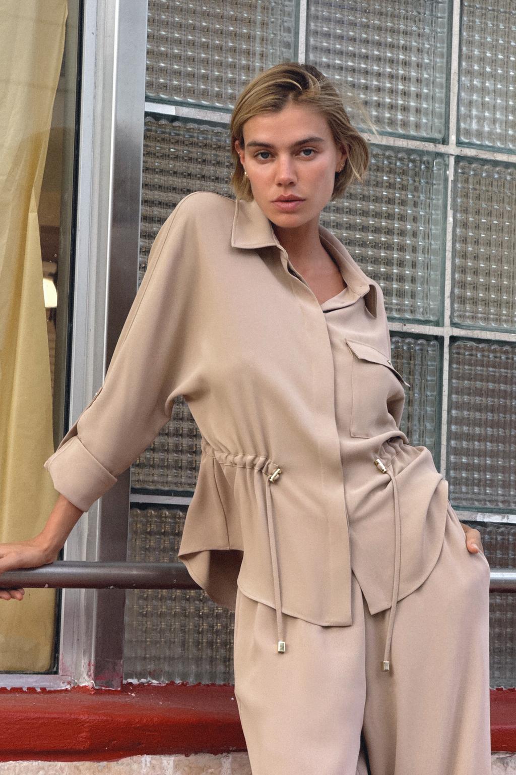 

Рубашка из крепа в стиле сафари ZARA, кэмел